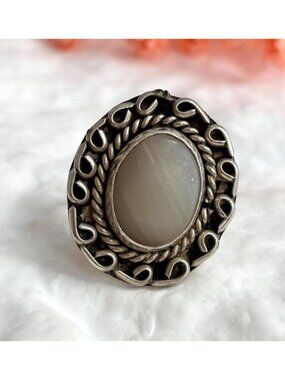 Mother of Pearl Southwest Style Sterling Silver 925 Vintage Ring - sz 7